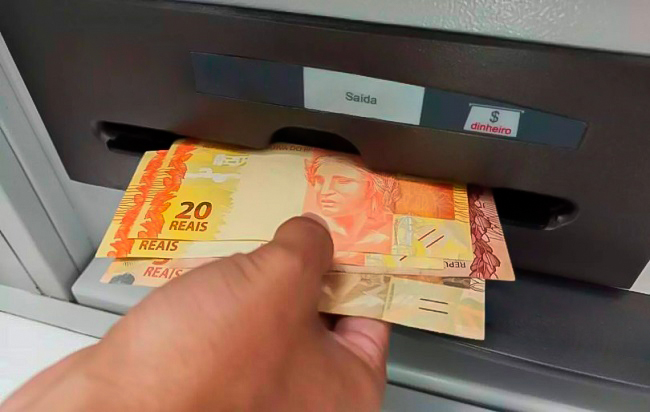 Governo do Ceará realizará pagamento de R$ 10,8 milhões em retroativo do piso do magistério a mais de 18 mil professores aposentados